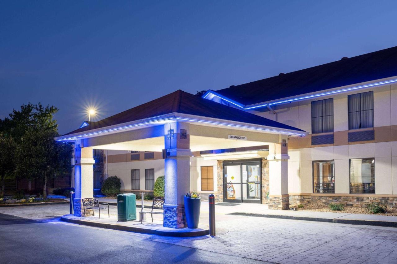 Days Inn & Suites By Wyndham Комърс Екстериор снимка