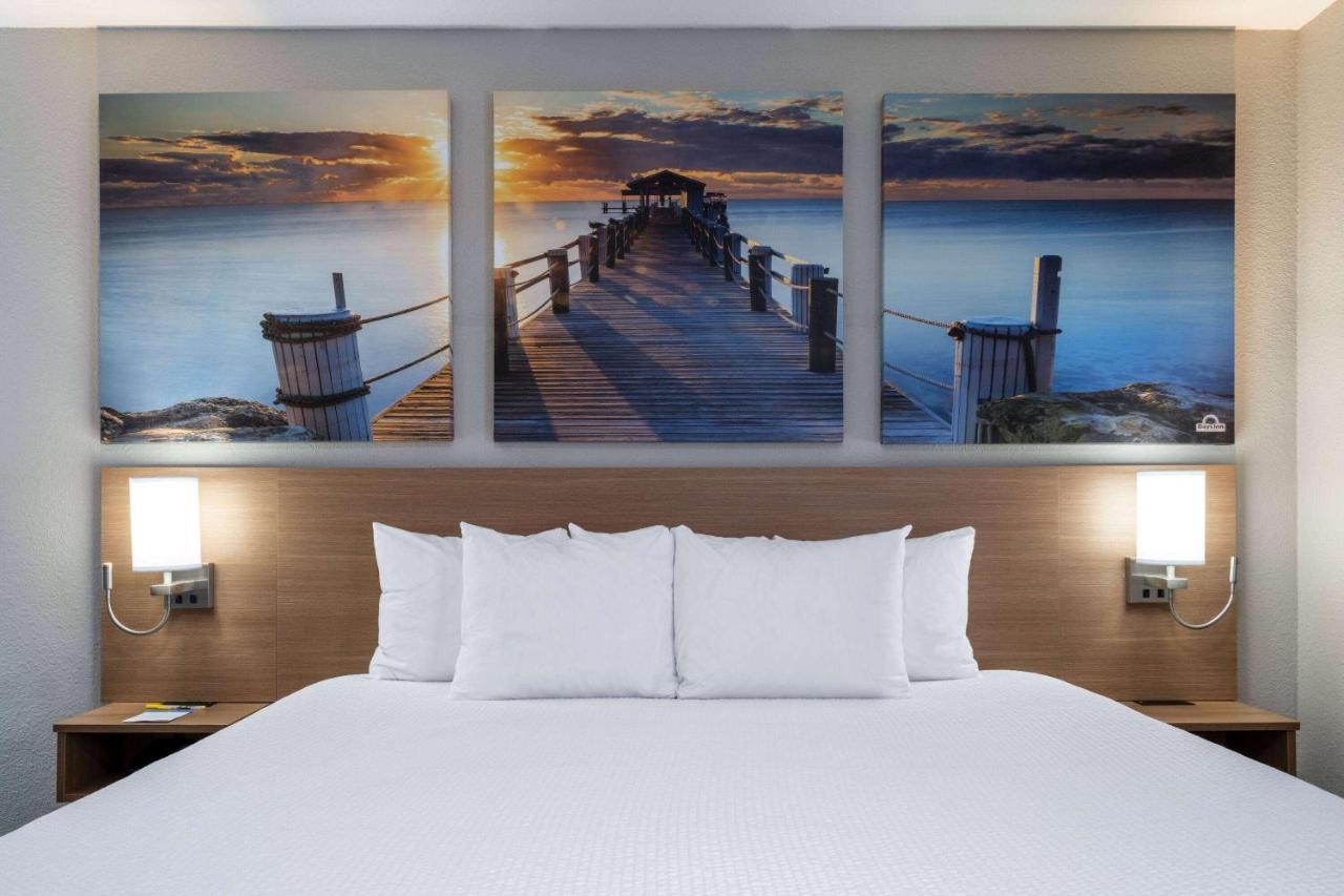 Days Inn & Suites By Wyndham Комърс Екстериор снимка