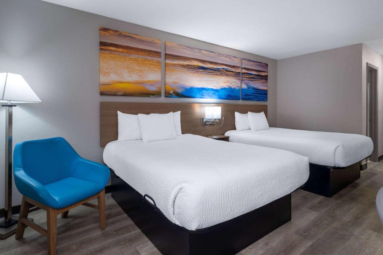 Days Inn & Suites By Wyndham Комърс Екстериор снимка