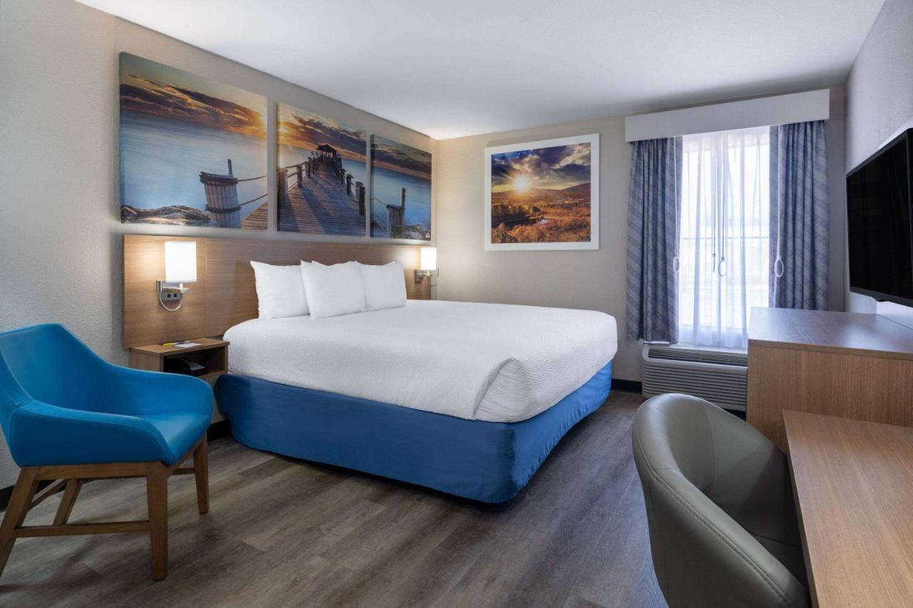 Days Inn & Suites By Wyndham Комърс Екстериор снимка